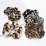 Mönstrad scrunchie