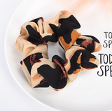 Mönstrad scrunchie