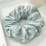 Mönstrad scrunchie